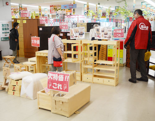 刑務所 作業者 タンス てひどい 矯正展作品