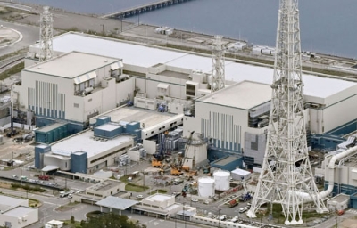 写真：新潟県の東京電力柏崎刈羽原発の６号機（右）と７号機＝２０２１年４月