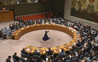 写真：イランによるイスラエル攻撃について協議する国連安保理の緊急会合＝１４日、ニューヨーク（共同）