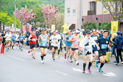 写真：箱根町の一行が初めて出場する洞爺湖マラソン（写真は昨年）