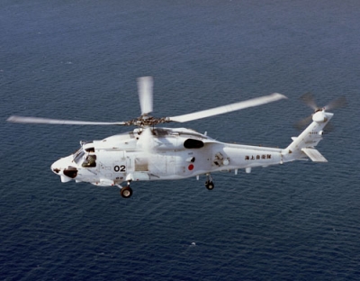 写真：海上自衛隊のＳＨ６０Ｋ哨戒ヘリコプター（海上自衛隊提供）