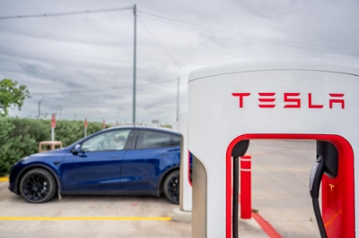 写真：米テキサス州オースティンにある米電気自動車（ＥＶ）テスラの充電設備＝２３日（ゲッティ＝共同）