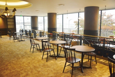 写真：開放的な空間が広がるカフェ「ユーカラ」