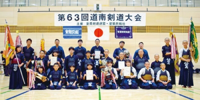 写真：各部門の優勝選手たち