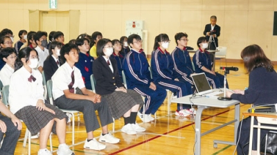 写真：北方領土の問題について理解を深めたふるさと教育