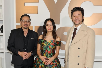 写真：イベントに参加した（左から）真田広之さん、アンナ・サワイさん、浅野忠信さん＝２０２４年６月、米ロサンゼルス（ゲッティ＝共同）