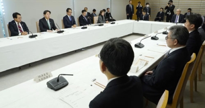 写真：首相官邸で開かれた、農林水産物・食品の輸出促進を議論する関係閣僚会議＝１０日午前