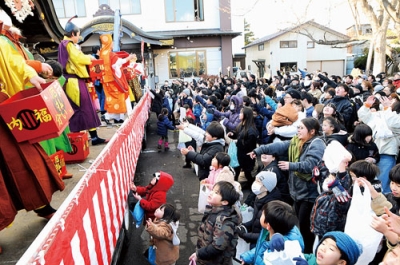 写真：多くの市民が楽しんだ大雄寺の大節分会