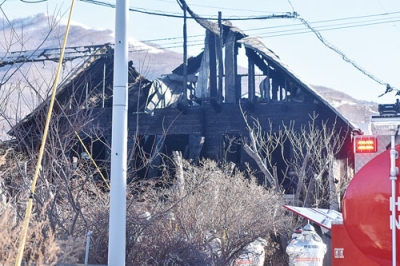 写真：全焼した南稀府町の木造住宅