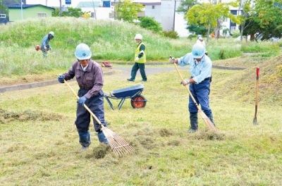 写真:働く高齢者が年々増加している室蘭市内