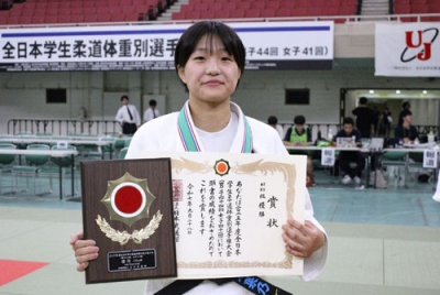 写真:柔道の全日本学生体重別選手権で女子48キロ級を制した宮木果乃=9月、日本武道館