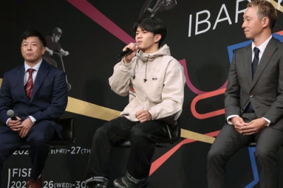 写真:「IBARAKI SAKAI Urban Sports Fes.」の発表記者会見で意気込みを語るブレイキンの大能寛飛(中央)=9月、東京都内