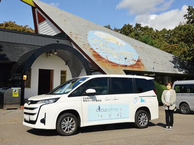 写真:JKAの助成を受けて導入した福祉車両