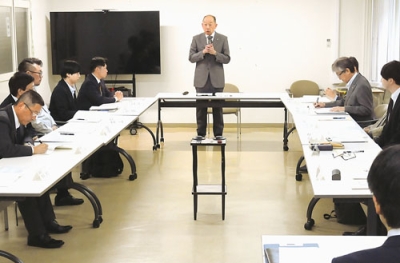 写真:非行、いじめの状況などを話し合った対策連絡協議会の会合