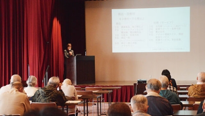写真:消費者トラブルの現状について講演が行われた定例会議