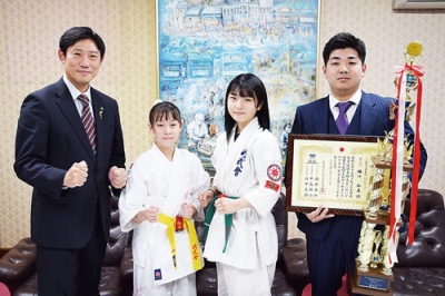 写真:それぞれ結果や抱負を語った(右から)樋口選手、阿部選手、橋本選手