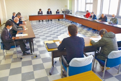 写真:秋と冬の交通安全運動について協議した会合