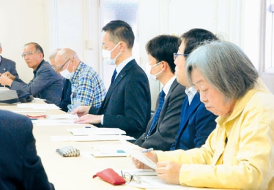 写真:条例の素案が示された推進会議