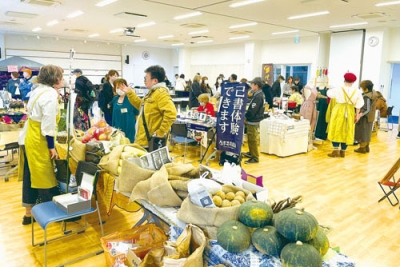 写真:大勢の来場者が訪れたマルシェ