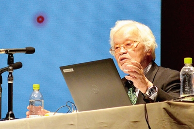 写真:認知症について話す竹内さん