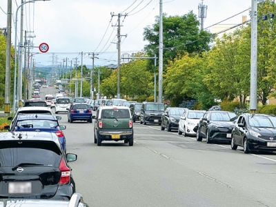 写真:車での避難が多かったことや、自宅にいた人の7割超が避難しなかったことが明らかになった