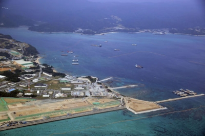 写真:米軍普天間飛行場の移設に向けた工事が進む沖縄県名護市辺野古の沿岸部。奥は大浦湾=2024年12月