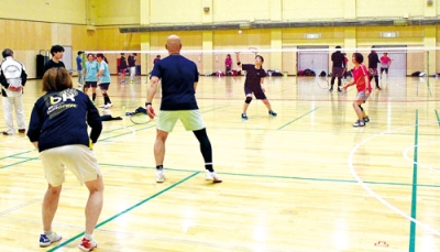 写真:熱いラリーを展開する選手たち