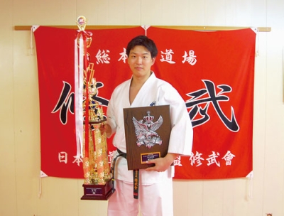 写真:全日本学生フルコンタクト大会で優勝を飾った河合選手