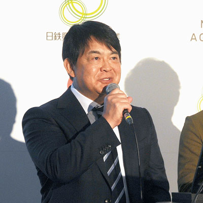 写真:室蘭での農業事業について語る鈴木氏