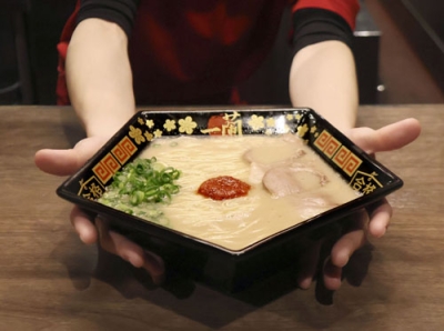 写真:ラーメン店「一蘭」太宰府参道店の限定商品「合格ラーメン」