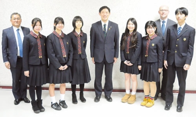 写真:ノックスビル市で語学研修に臨む海星学院高の生徒ら