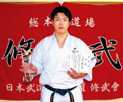 写真:初めての国際大会で優勝を飾った河合選手