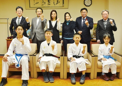 写真:全国大会に出場する前列左から山下吏翔、藤村駿太、山下るい翔、山下叶絢各選手