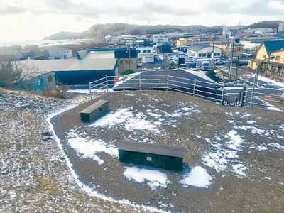 写真:東町のイタンキ地区に設けられた避難場所。過去の経験や被害想定により整備された