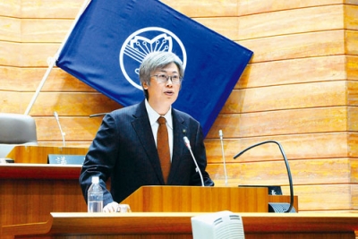 写真:年頭のあいさつをする堀井市長