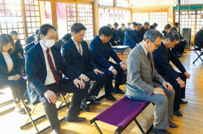 写真:無事故・無災害を祈願する会員ら