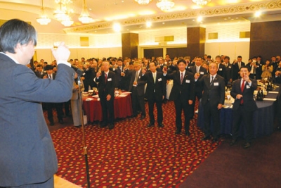 写真:産業振興と経済発展を誓い合った新年交礼会