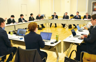 写真:策定委員会への報告に向け、これまでの協議内容を確認したWG