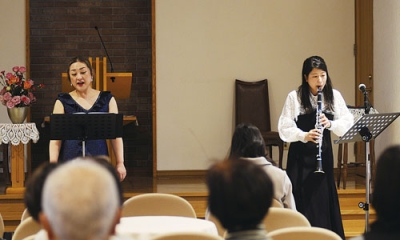 写真:伸びやかな歌声を届けたコンサート