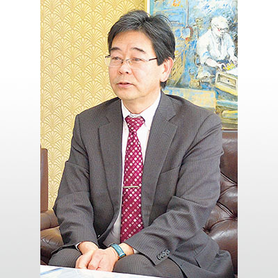 写真:青山市長に受賞を報告する磯田理事長