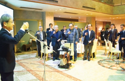 写真:障害者の雇用環境の充実と活躍を願う出席者ら