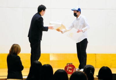 写真:寸劇を通してネット通販トラブルの事例を学んだ出前講座