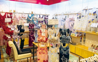 写真:ワコール・下着の無料相談会が開かれる菊地寝具店