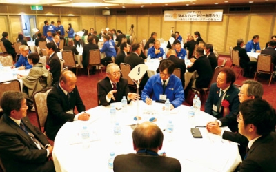 写真:ロータリーの魅力を再確認したテーブルトーキング