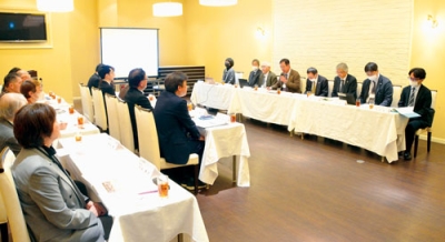 写真:留学生の現状が紹介された懇談会