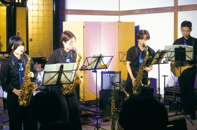 写真:息の合った演奏を披露したアパラチア吹奏楽団のメンバー