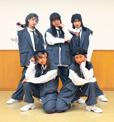 写真:東京で開かれる「ダンスパーク」に出演するワイズファクトリーのメンバー5人