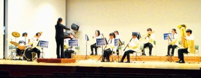 写真:観客を魅了した吹奏楽局員たちによる演奏