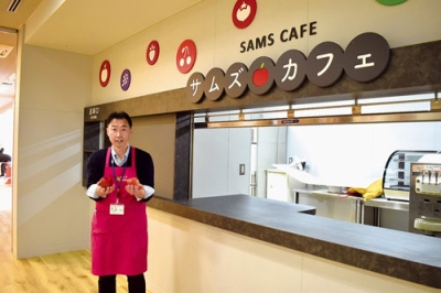 写真:新メニューのアップルパイなどが提供されるサムズカフェ