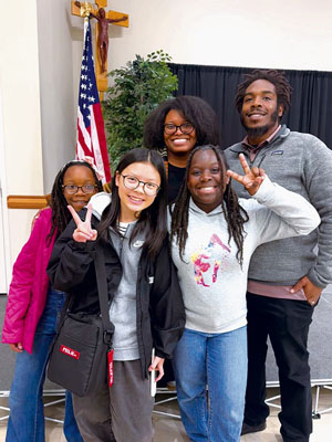 写真:パーティでホストファミリーと